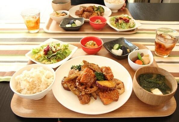 每天起床第1个动作瘦腿瘦腰,每天做这个动作瘦腿瘦腰瘦身