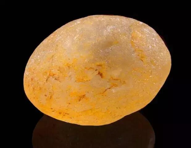 捡到这些石头不要扔真的很值钱,哪些石头价值连城千万别扔