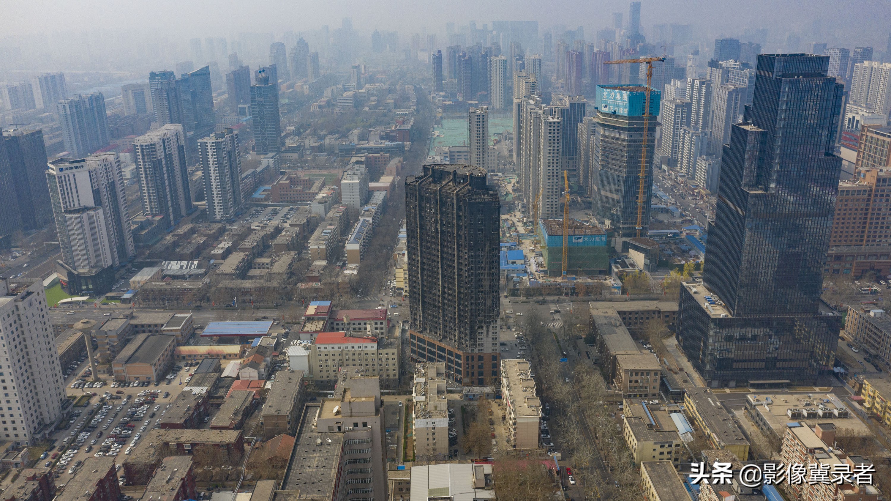 石家庄一栋楼突发火灾全过程,石家庄高楼失火最新消息