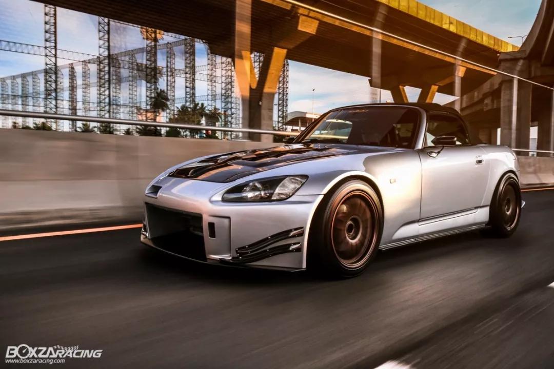 带你走进本田s2000,本田跑车s2000第一视角