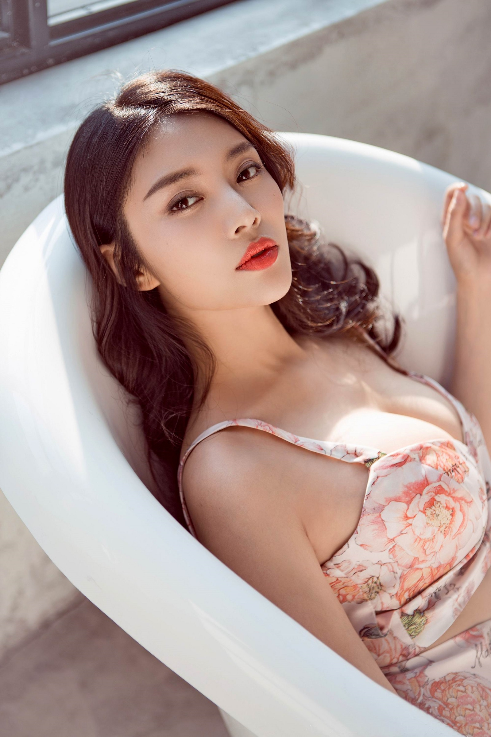 大嫂徐冬冬的颜值变化,28岁的徐冬冬比柳岩还漂亮