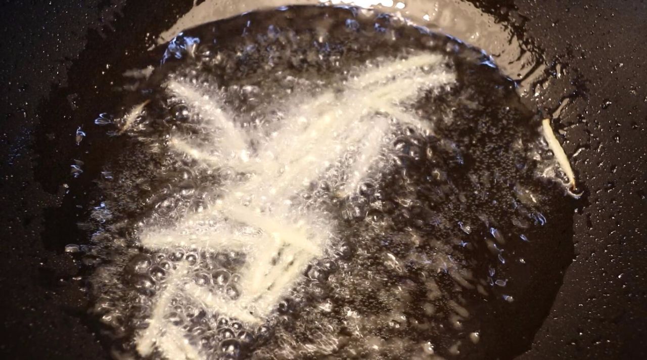 千岛湖葱油小河虾和油爆小河虾,小河虾的处理方法与做法