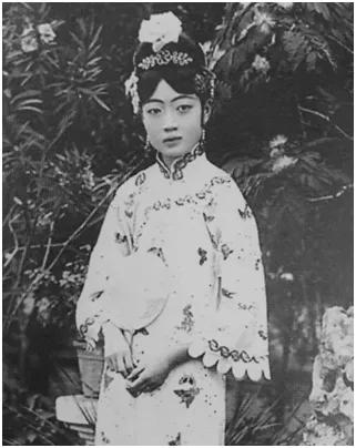末代皇后婉容简介,末代皇后婉容风华绝代