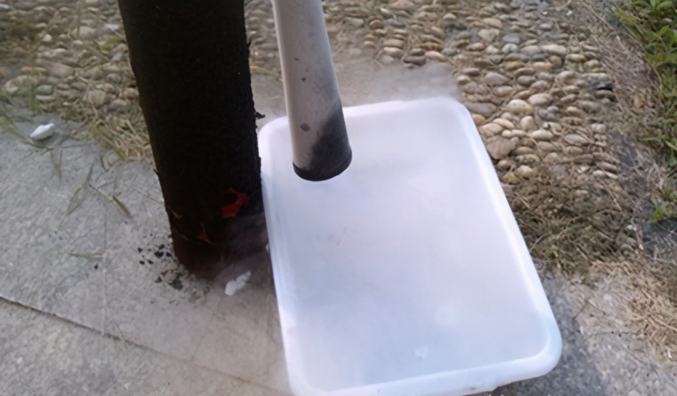 二氧化碳灭火器使用操作视频,灭火器的操作与使用示范教案