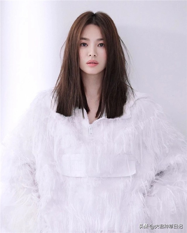 50岁女人洋气发型今年最流行发型,50到60岁短发发型图片好打理