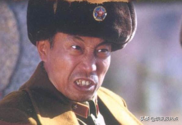 曾直指冯小刚“装洋蒜”，46岁娶小4岁三婚妻子，今64岁生活惬意