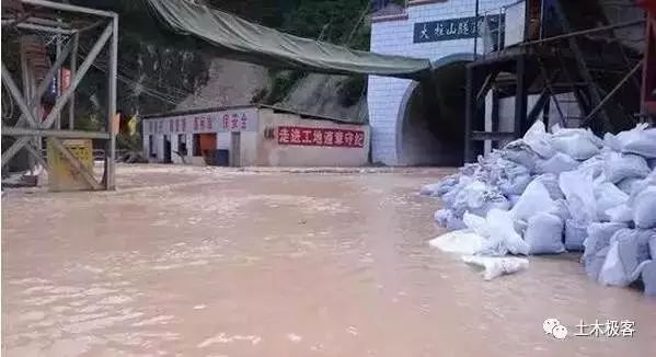 川藏铁路建设意味着什么,川藏铁路为什么难修的简析