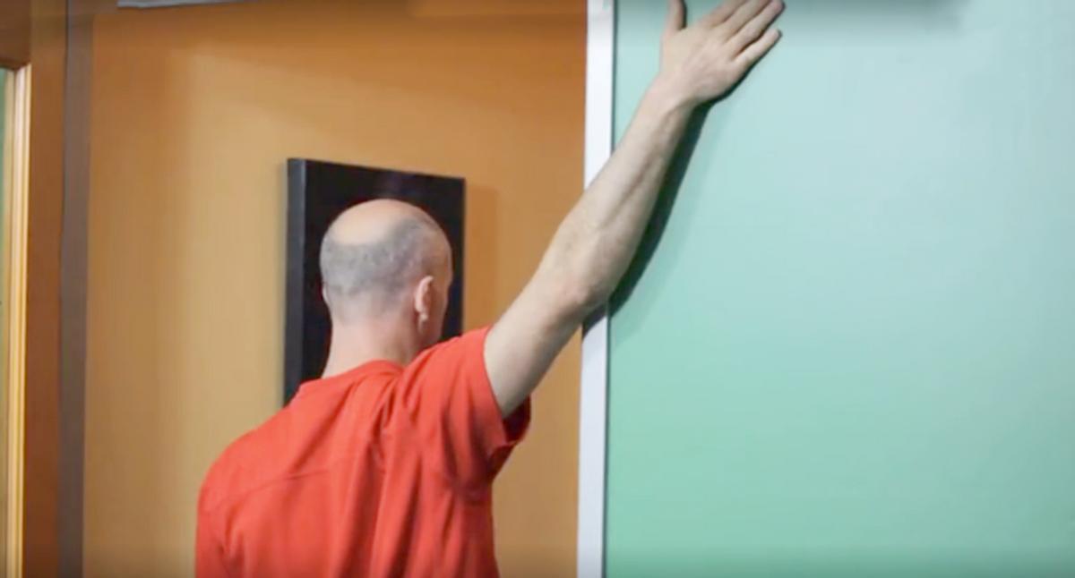 电脑前久坐肩膀疼,电脑前久坐怎么按摩