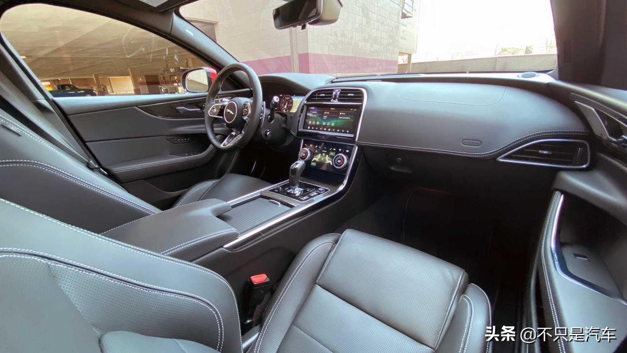 捷豹xel最新测评,捷豹xel汽车最新测评