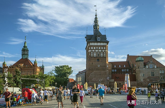 波兰格旦斯克旅游攻略,波兰格但斯克靠海边吗