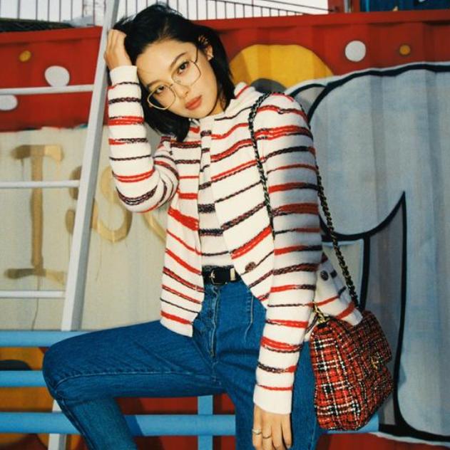 背包女双肩包时尚2022新款中年,中年男人背双肩包还是单肩包有范