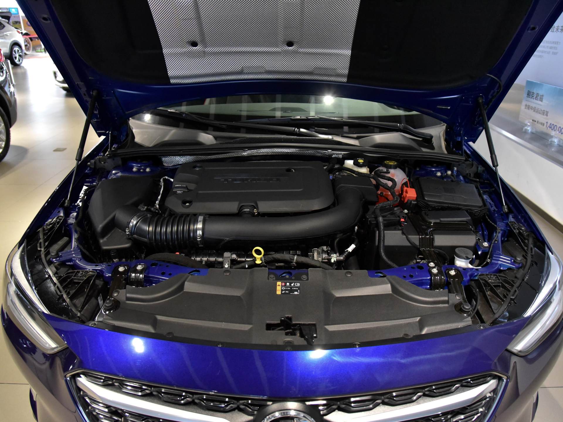 新款君威gs测评,车长超4米