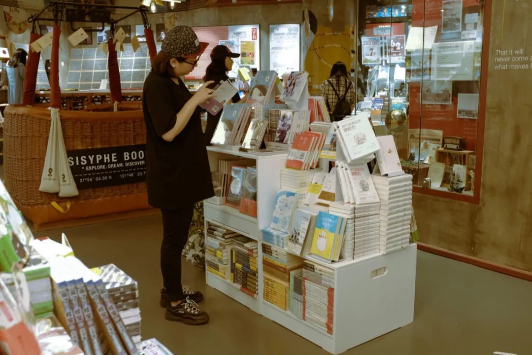 我和男朋友一起上班,我和男朋友在同一家公司实习