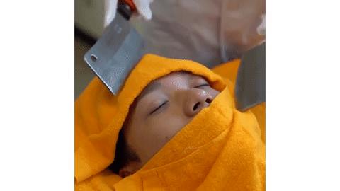 老人拿菜刀砍人原因,老人拿菜刀砍伤人事件