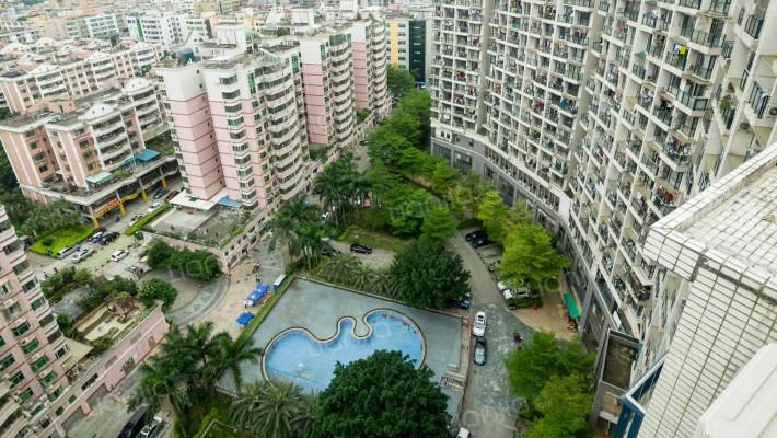 深圳女孩生猛买涨楼市,卖房的靓妹