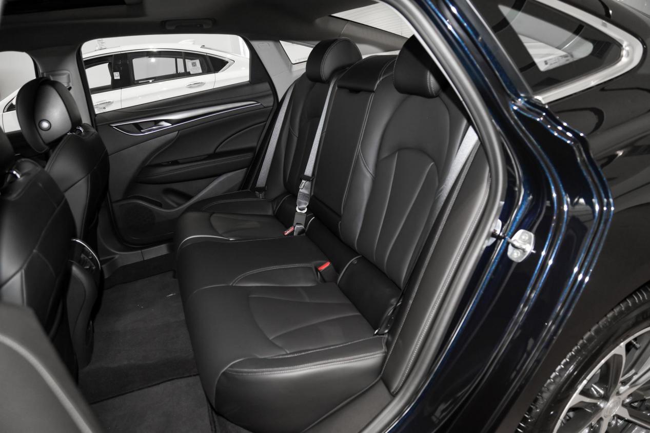 06款别克君越上市时有几种颜色,06年别克君越是国几