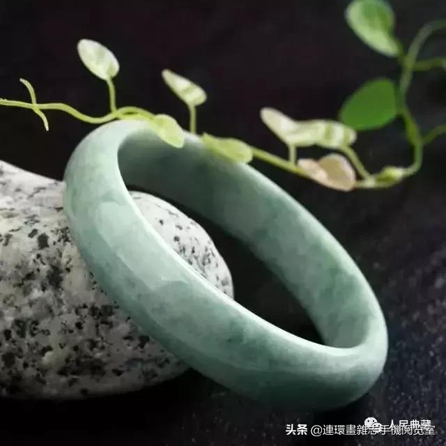 翡翠的品种等级与价格,翡翠绿色品种图片大全