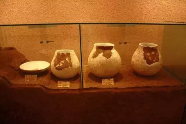 鍗冨勾鍓嶇殑妗傛灄,鐧惧勾鍓嶇殑妗傛灄