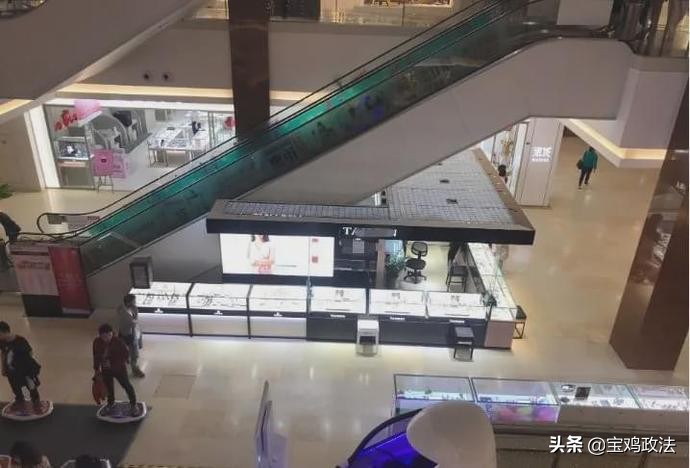 杀人主犯劳荣枝案最新情况,劳荣枝审判现场遭受害者家属暴打