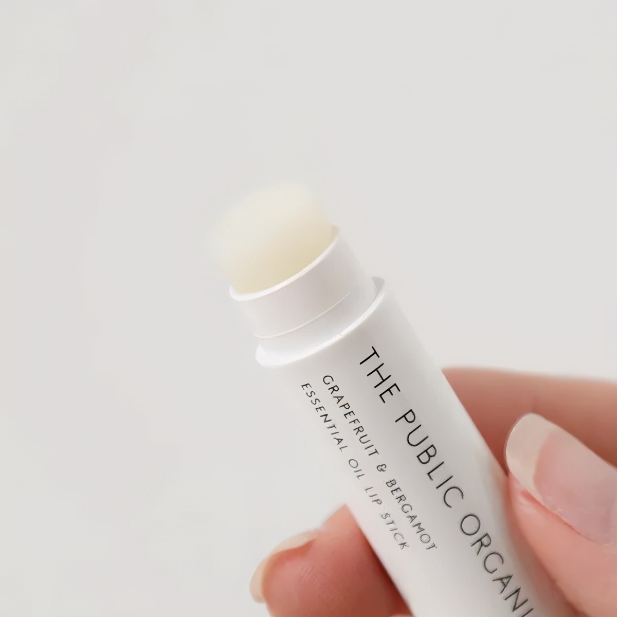 防干裂唇炎润唇膏,最近比较火的湿润嘴唇的唇膏