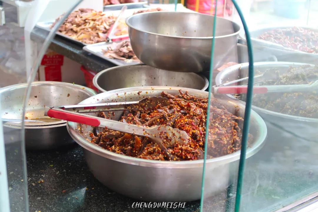 成都闹市区有家苍蝇馆子40平米,成都苍蝇馆子本地人推荐便宜好吃