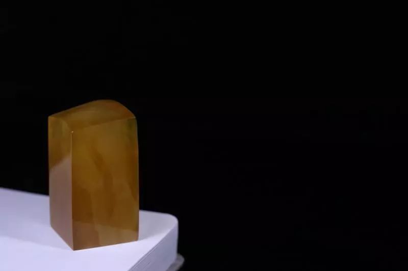 经常戴琥珀蜜蜡有什么好处,戴琥珀蜜蜡有什么好处和功效吗