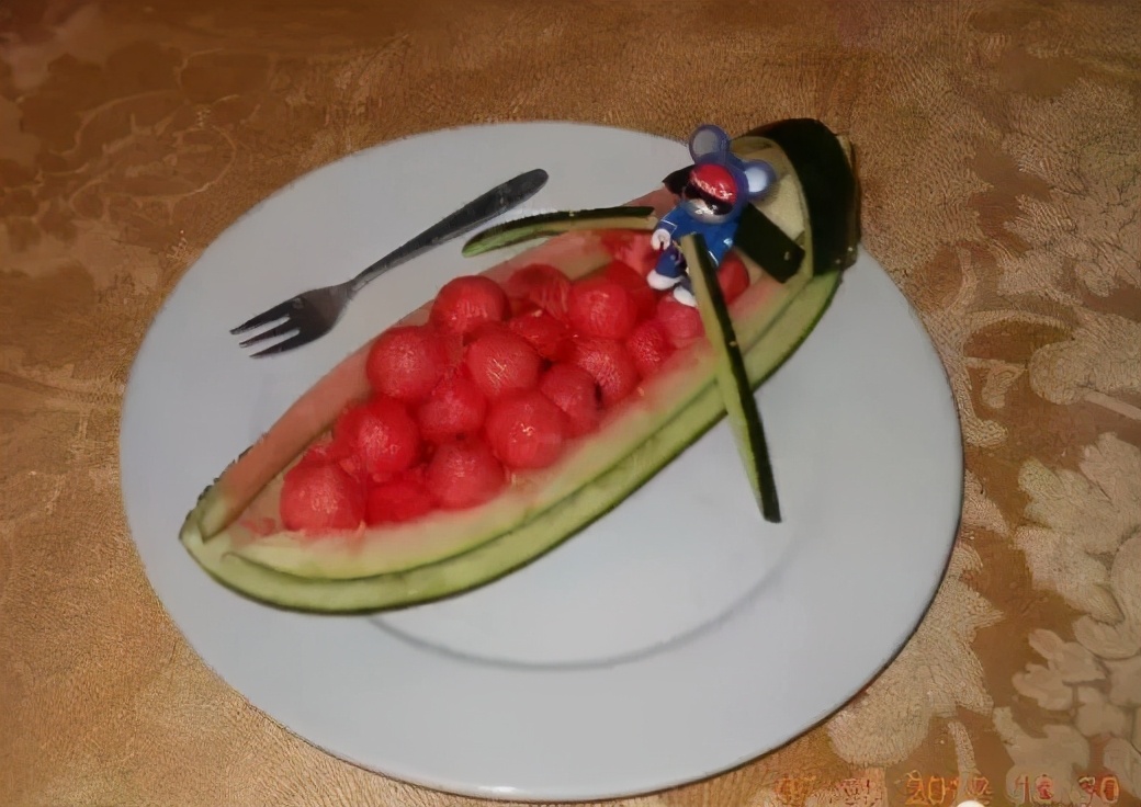 年仅20岁北美高材生张一得自杀去世，网红单亲爸爸遭质疑