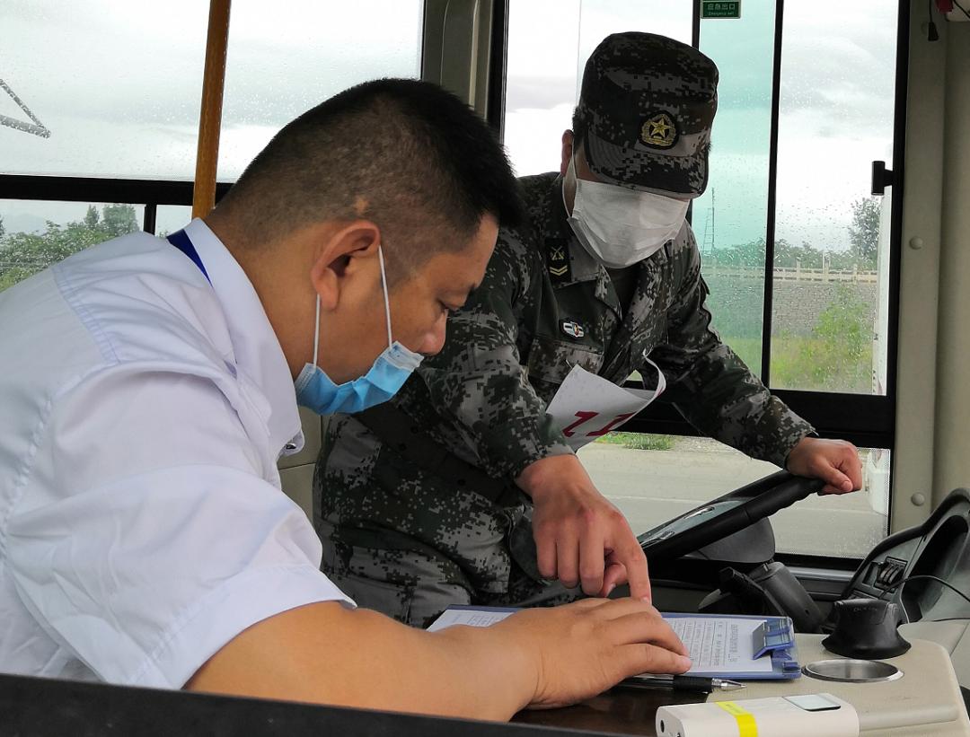 纠察在路上检查军车,纠察会查带军牌的普通车吗