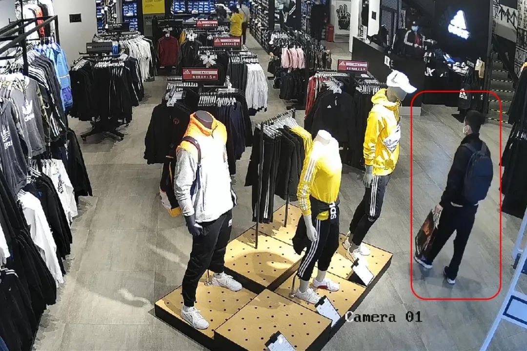 网上便宜的衣服来自哪里,在网上卖衣服的货源在哪里找