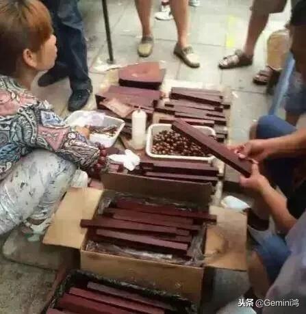 逛文玩市场哪些是绝对不能碰的,文玩市场逛地摊捡漏