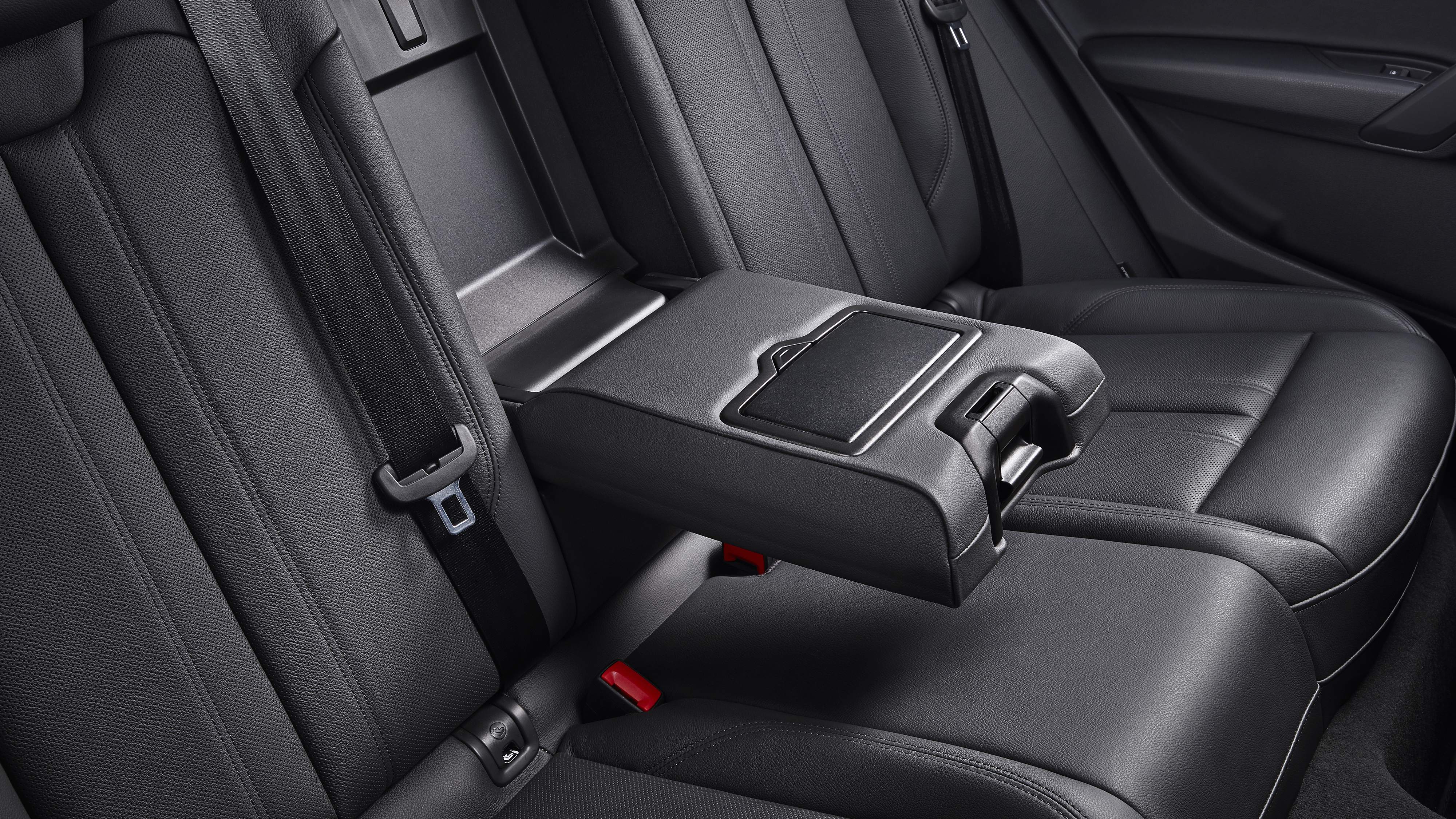 奥迪q5l的座椅材质,奥迪q5l的座椅硬边是什么