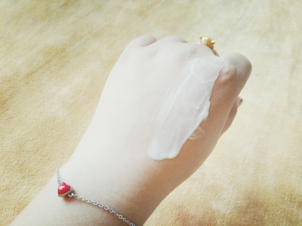 丸美眼霜怎么样好不好用,丸美眼霜和丸美眼膜怎么样