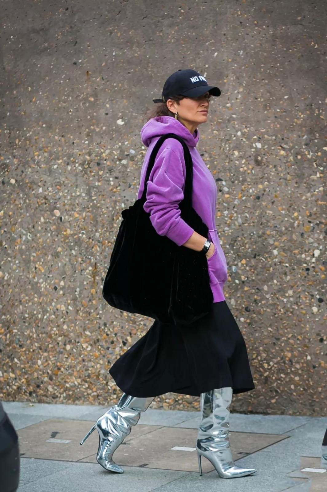 纯色卫衣简单大方,既好看又不失单调的卫衣