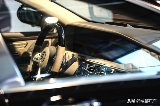 做服务，温度就要刚刚好访梅赛德斯-奔驰四川华星锦业总经理淡刚