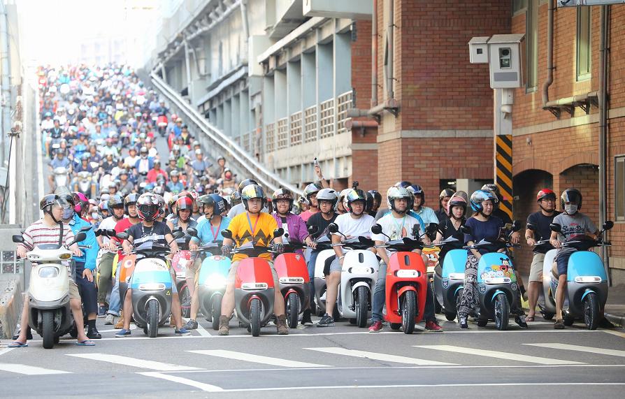 新日电动车和雅迪电动车哪个更好,9号电动车和雅迪电动车哪个靠谱