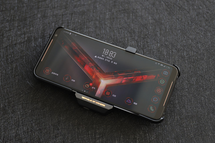 rog游戏手机5用后感受,用了五天的手机卖7500值吗