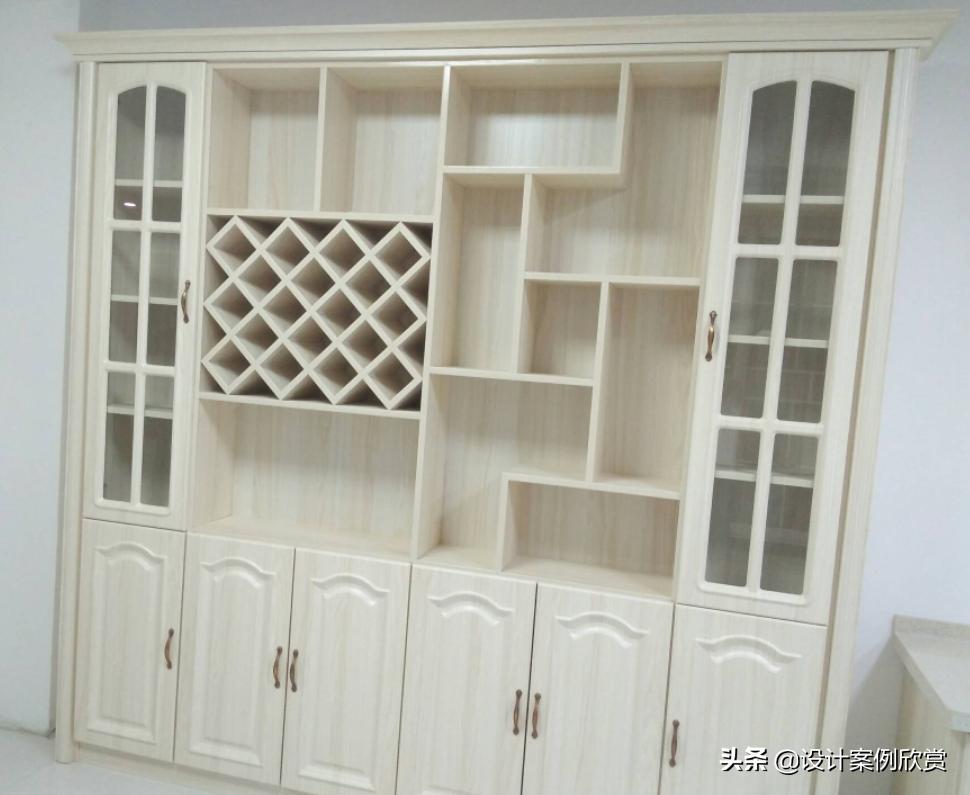 2020年轻奢餐厅酒柜效果图,2021高端大气上档次的厨房酒柜