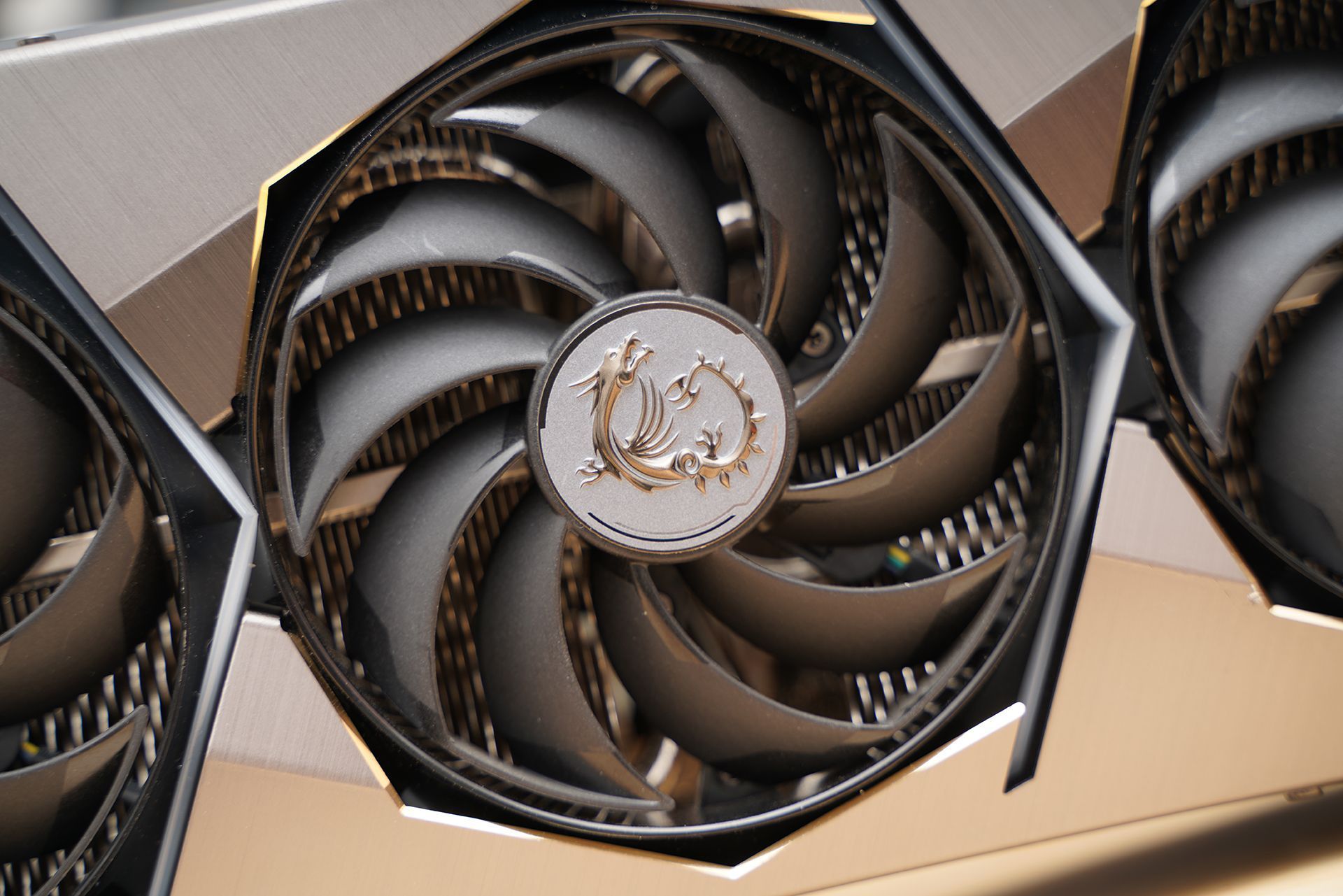 微星宙斯盾z5值不值得买,微星宙斯盾z5支持风扇