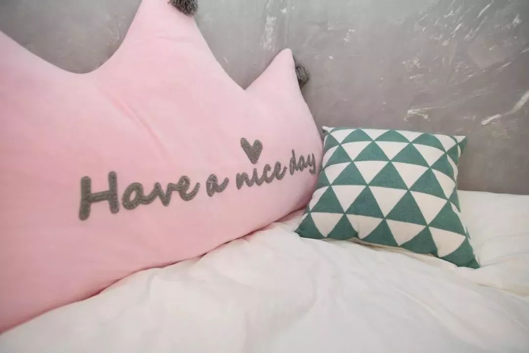 逃离城市躲进山野享受冬日暖阳,安静而美丽的渔村