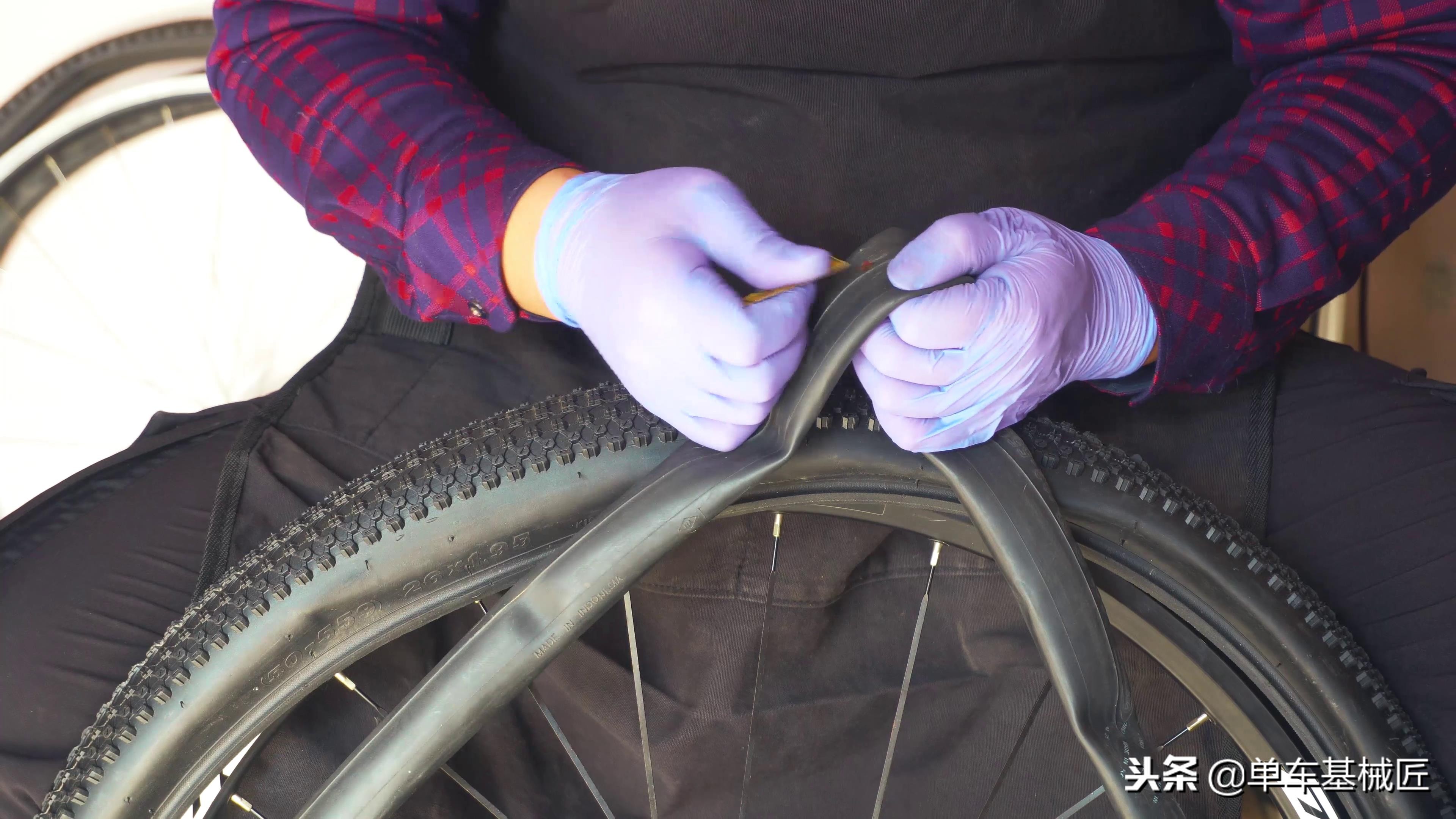 单车基械匠维修视频,自行车更换内胎和补胎技巧图解
