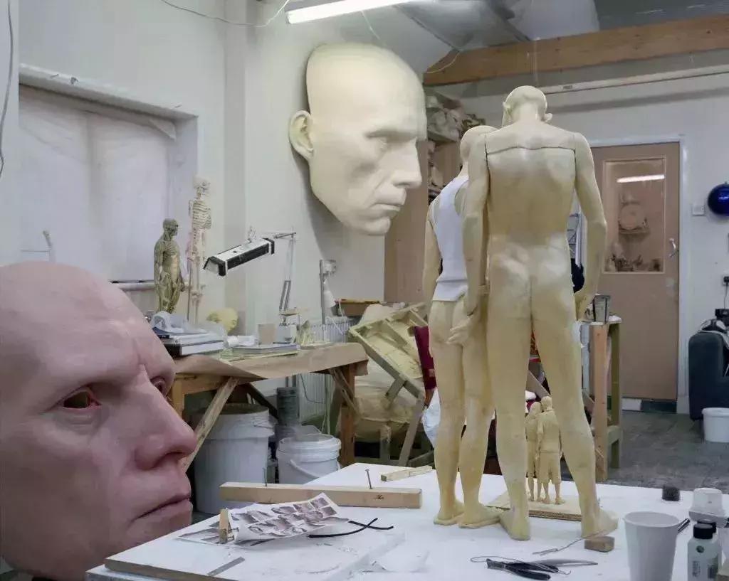 令人难以置信的活雕塑,逼真人脸雕塑视频