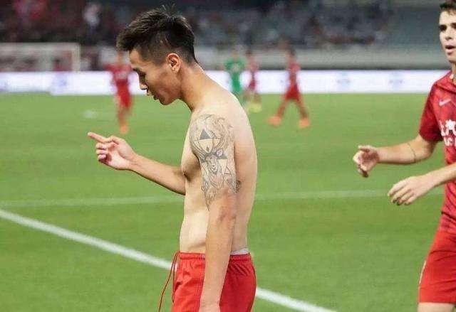 曾经的“叛徒”.“坏小子”,恒大的救世主,爱的越深,伤的越痛