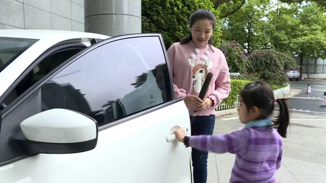 冬天手上静电怎么消除经常被电到,冬天身上静电特别多怎么消除静电