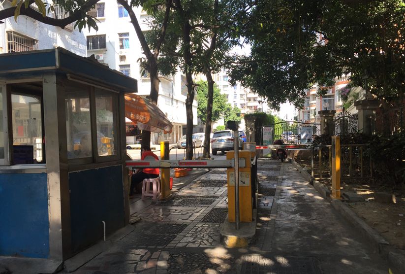 外来人员进小区门禁严不严,关于小区加强外来人员出入管控