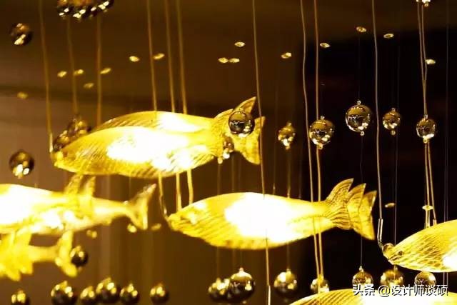 这个40岁大叔为钓鱼租下一座岛,改造破屋成海景房!