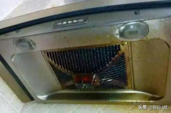 小妙招油烟机重油污怎么快速去除,油烟机怎么摘下来清洗油污最有效