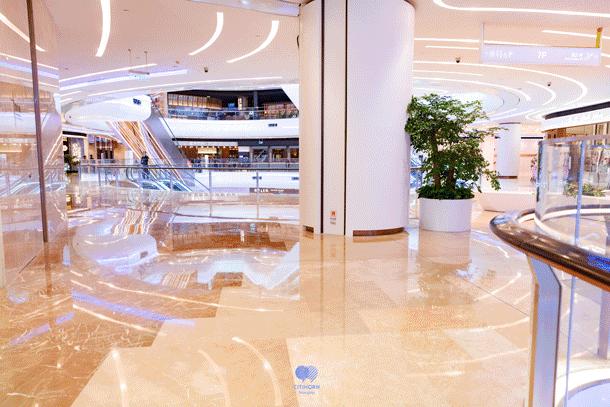 L+Mall的这家灵魂西班牙餐厅，竟要“摸黑”吃？！