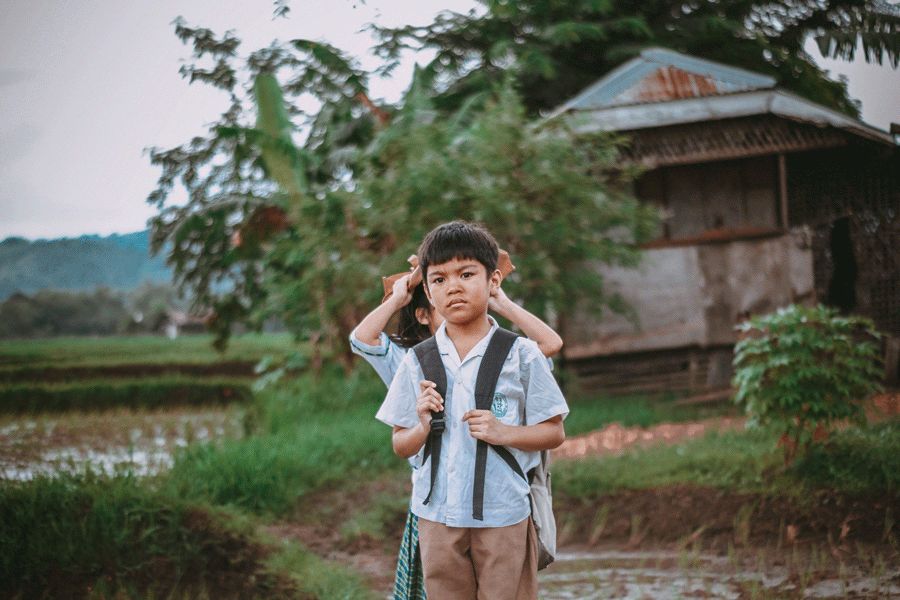 火车卧铺比硬座难买,火车硬卧为什么便宜