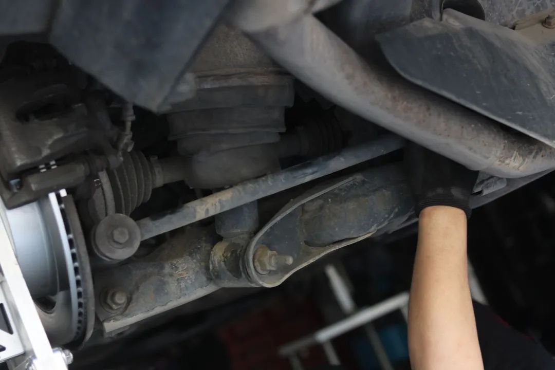 2010年路虎发现4整备翻新纪实,2017年路虎发现4全车整备翻新