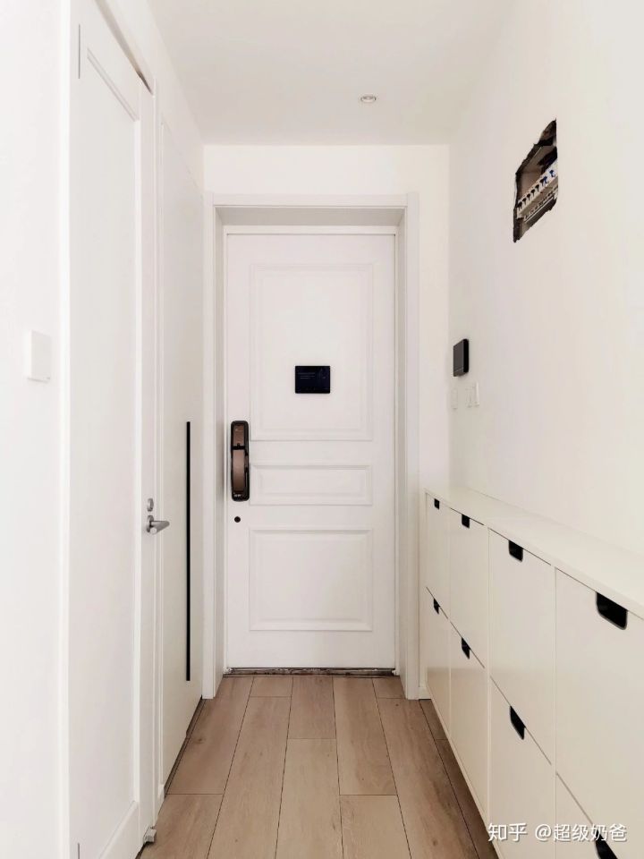 40㎡自己住,功能一个不少,有超多电器,能住出100㎡的宽敞